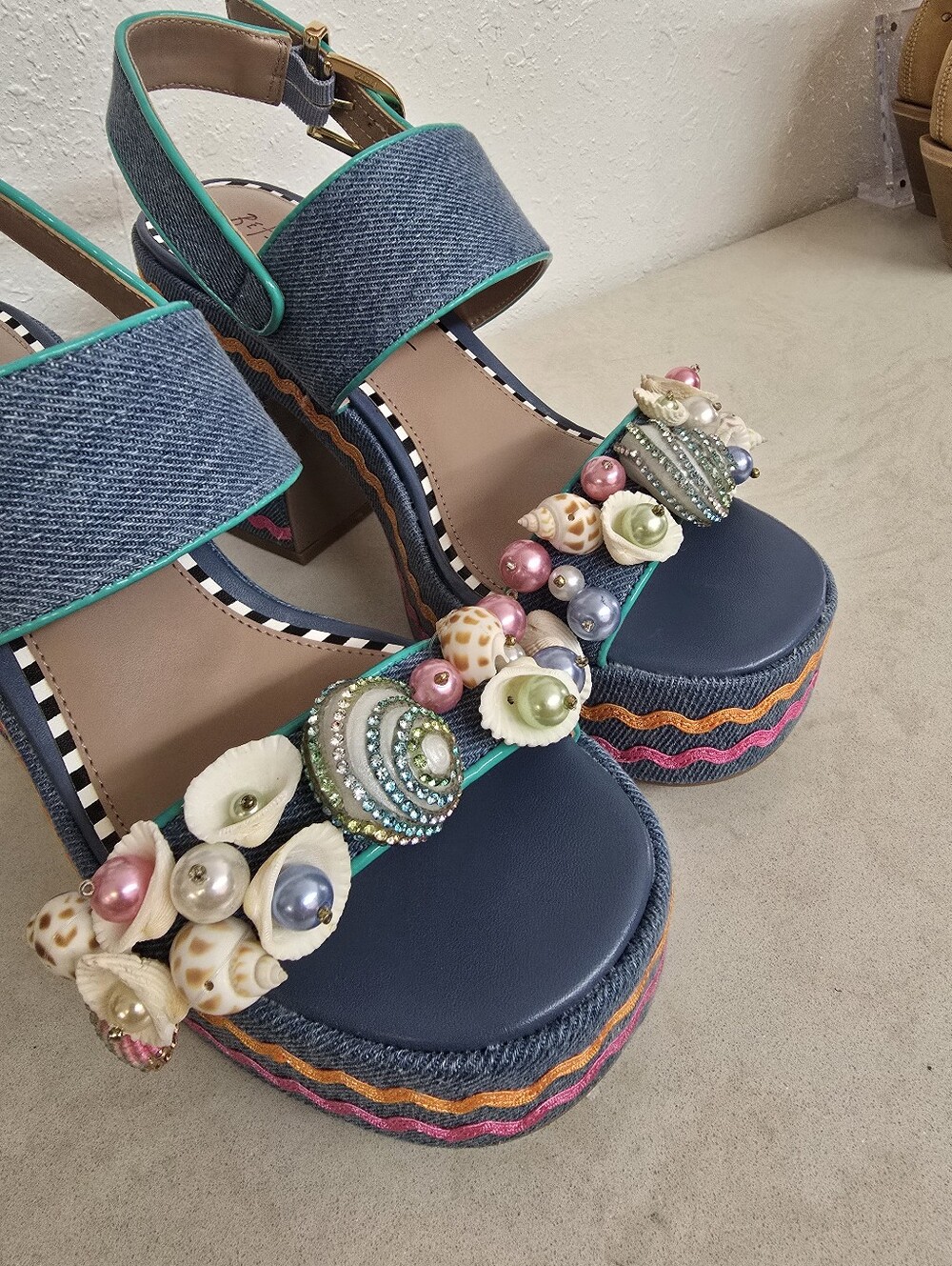 Betsey Johnson Shellie Size 7.5 Denim Seashell Pearl Platform Heels Sandals - Picture 5 of 10